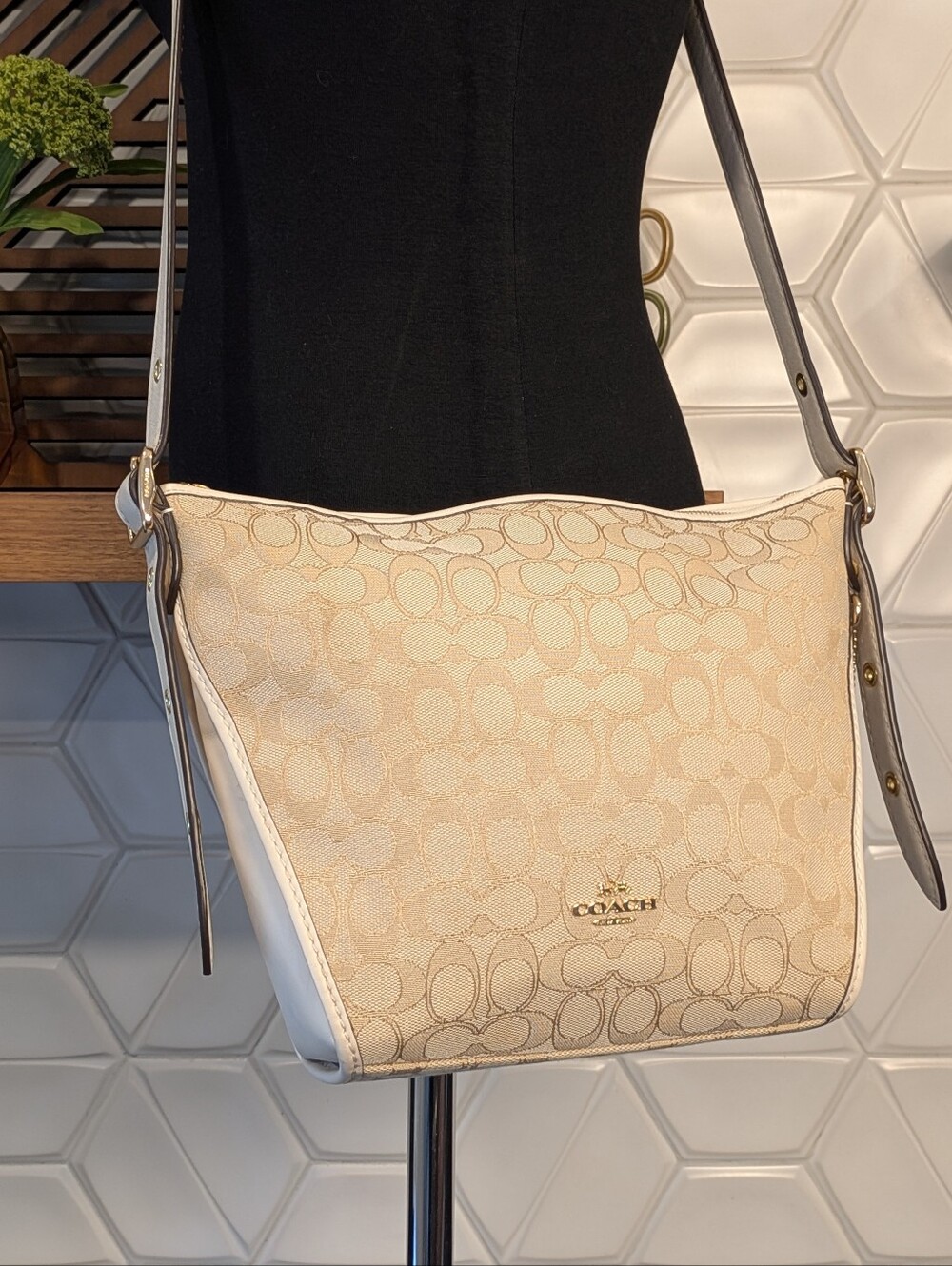 Coach - Beige & Cream "Jacquard Dufflette" Bag White Leather and Canvas